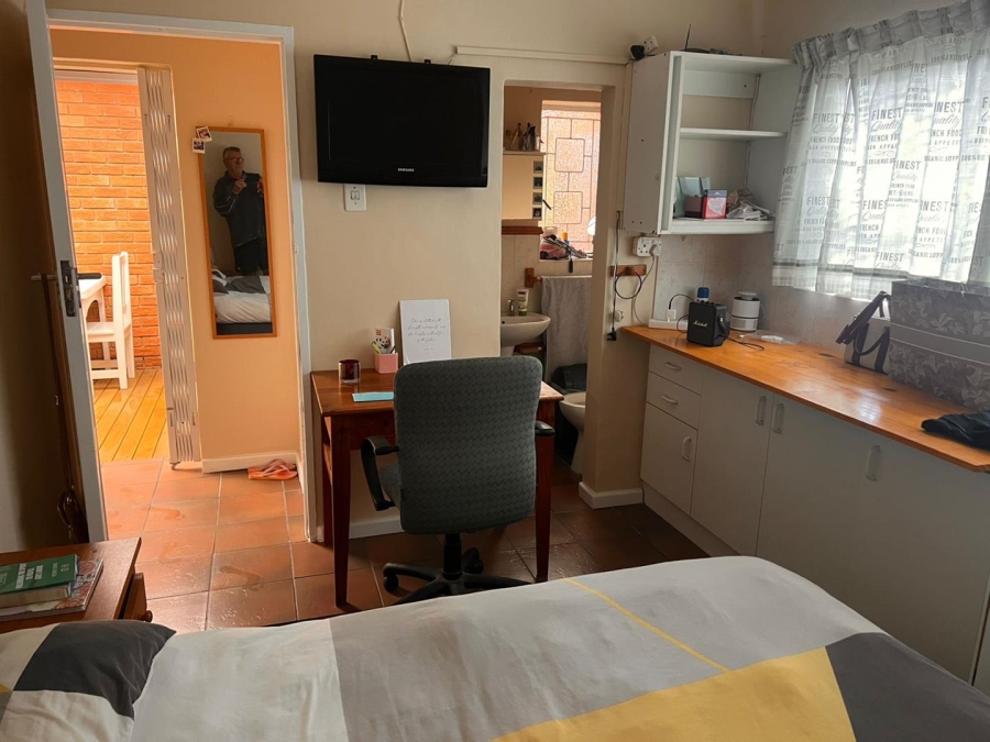 To Let 1 Bedroom Property for Rent in Summerstrand Eastern Cape